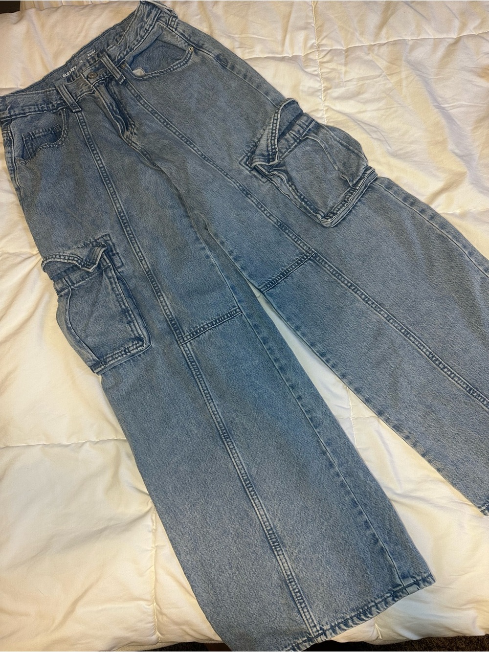 Wide-Leg Cargo Jeans in Light Blue Wash - Women's